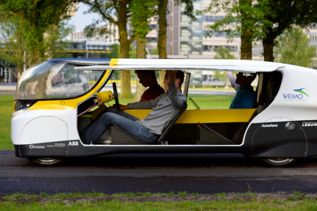 stella-worlds-first-solar-powered-family-car05