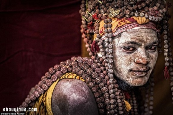 ӡVaranasiֲġʳʬ塱 Aghori