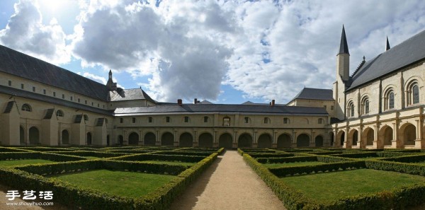 12޵ԺľƵFONTEVRAUD ABBEY