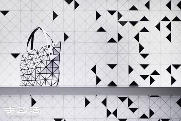 θBAO BAO ISSEY MIYAKE