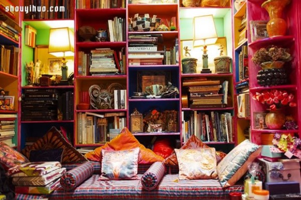 ʱн粻ഫʦ ZANDRA RHODES